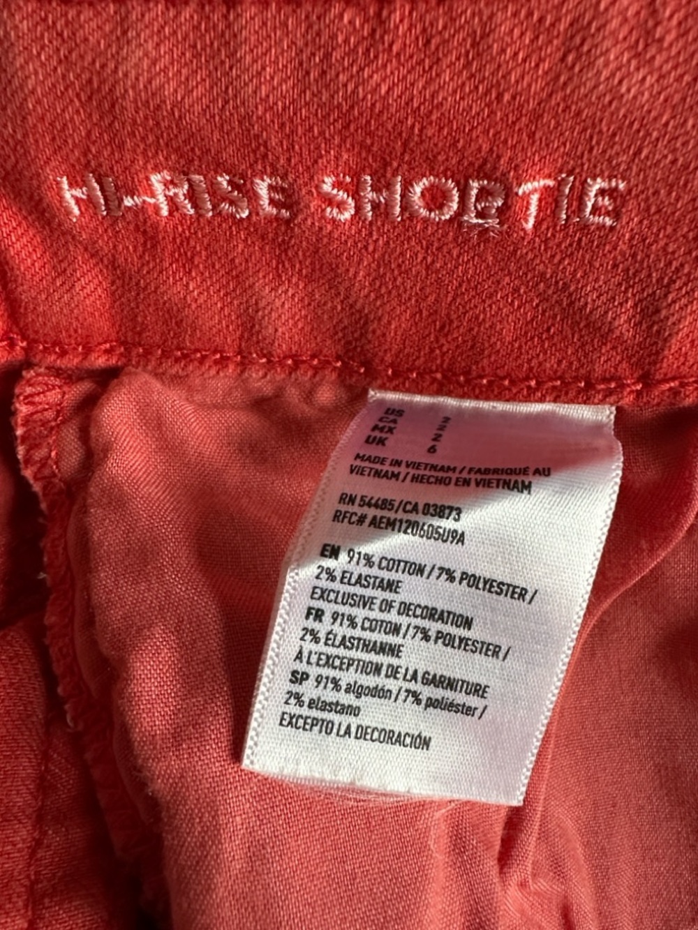 American Eagle Outfitters Women's Red Denim Rolled Hem Shorts Size 2 - Picture 4 of 4
